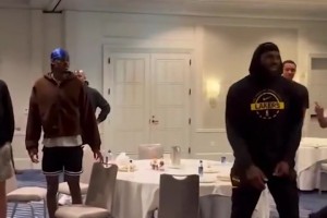 保罗·乔治在今日球队训练结束后，加练了一些有氧运动！💪🏾